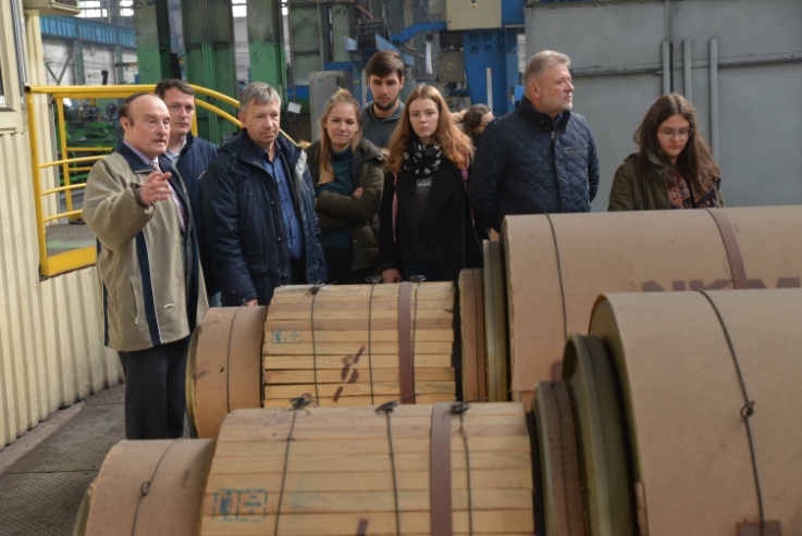 Новокраматорский машиностроительный завод с экскурсией посетила делегация педагогов и учеников из Литвы